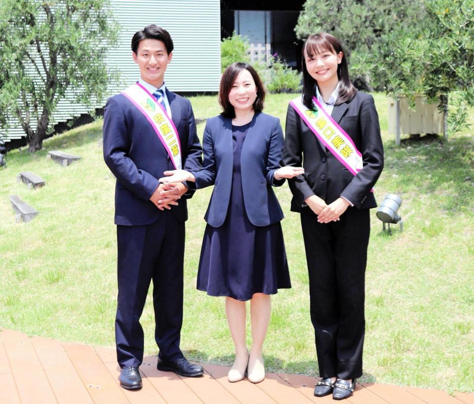 ＡＢＣテレビの（左から）枝廣二葉アナ、乾麻梨子アナ、瀧口美咲アナ