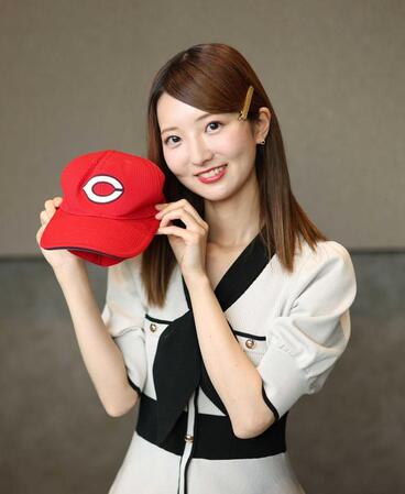 プロ野球・広島を応援している藤本冬香（撮影・石井剣太郎）