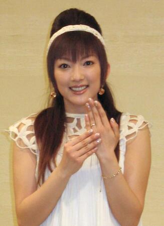 結婚会見を行った山田まりや＝２００８年１月