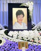 ９日に亡くなられた中村玉緒さんの遺影