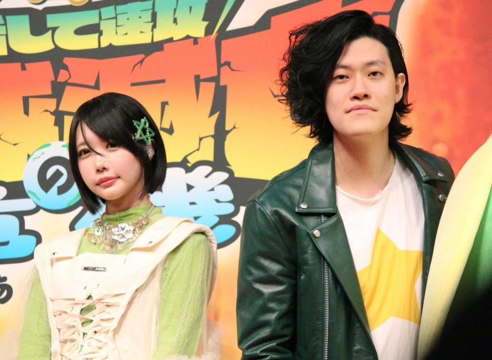 「新劇場版☆ケロロ軍曹　復活して速攻地球滅亡の危機であります！」に出演するあの（左）と粗品
