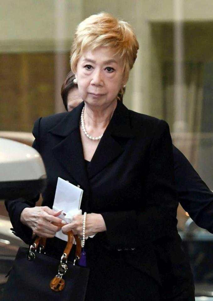 参列した瀬川瑛子（撮影・佐藤厚）