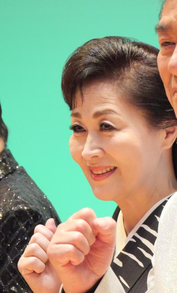 公演前に取材に応じた島津悦子