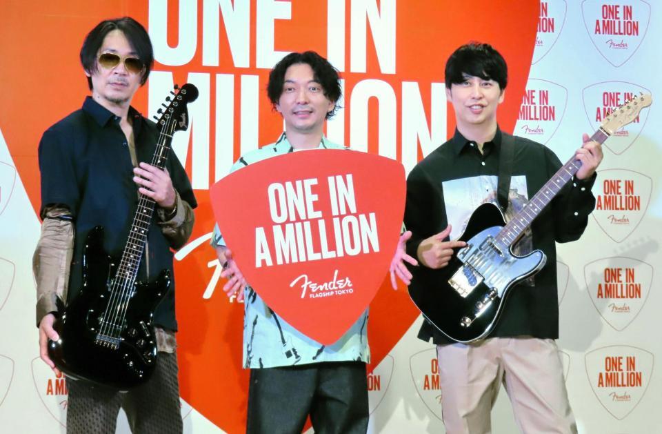 （左から）ｋｅｎ、ニューヨークの嶋佐和也と屋敷裕政＝１６日