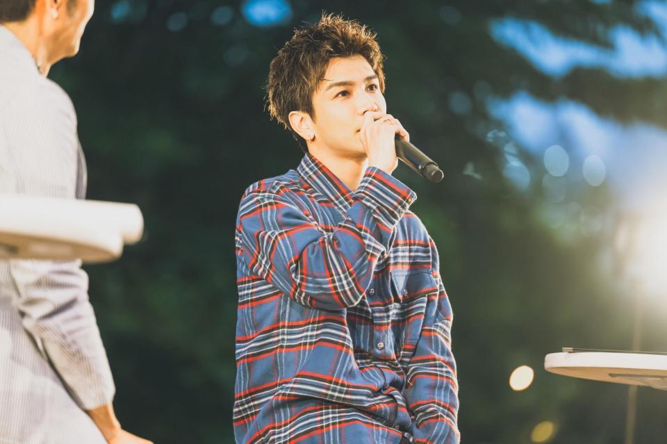 ＦＭ８０２『ｏｎ-ａｉｒ　ｗｉｔｈ　ＴＡＣＴＹ　ＩＮ　ＴＨＥ　ＭＯＲＮＩＮＧ』の公開収録に出演した三代目　Ｊ　ＳＯＵＬ　ＢＲＯＴＨＥＲＳの岩田剛典　写真提供：ＦＭ８０２、撮影：ハヤシマコ