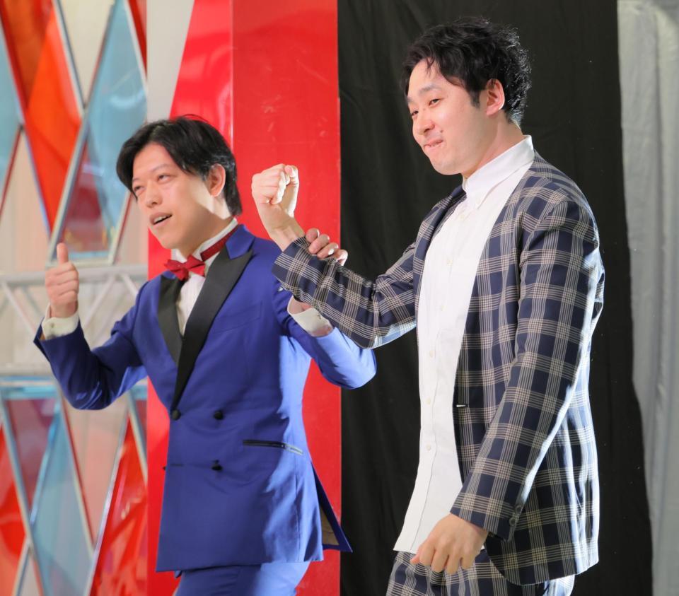 気合十分の滝音のさすけ（左）と秋定遼太郎（撮影・吉澤敬太）