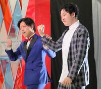 気合十分の滝音のさすけ（左）と秋定遼太郎（撮影・吉澤敬太）