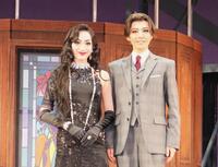 宙組新人公演「黒蜥蜴」に主演した鳳城のあん（右）と梨恋あやめ
