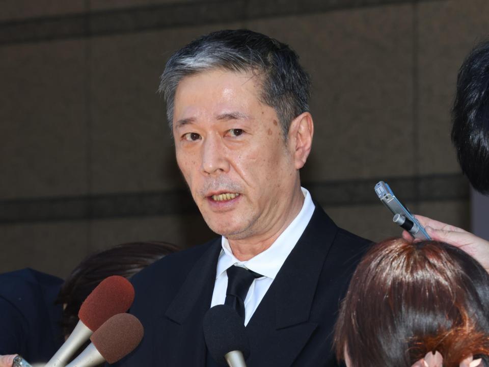 取材に応じる若山騎一郎