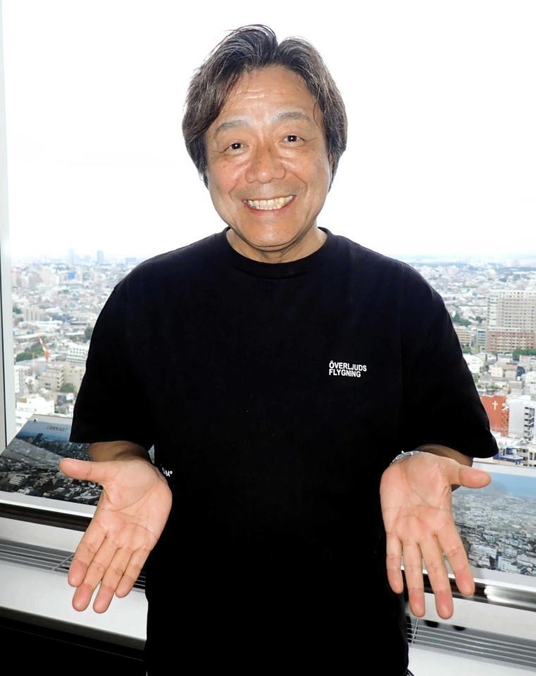 イモ欽トリオ４５周年ツアーを行う長江健次＝都内　