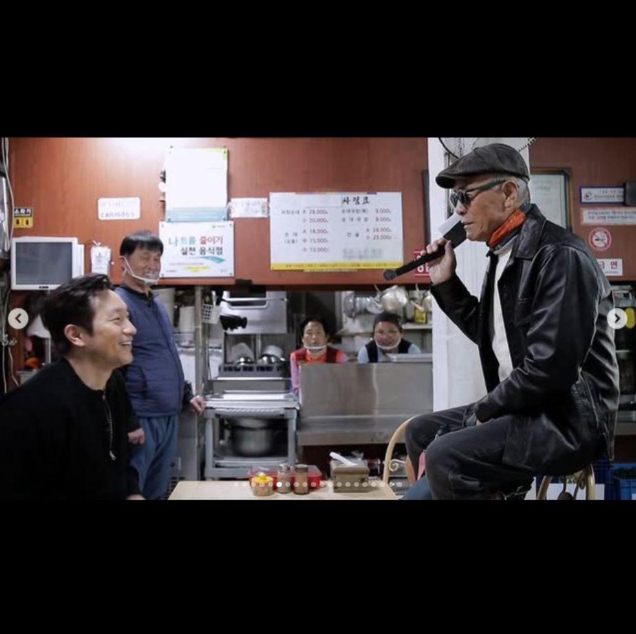 ホ・ヨンマン氏の公式インスタグラム＠ｙｏｕｎｇｍａｎ．ｈｕｒより「食客ホ・ヨンマンの定食紀行」にゲスト出演した俳優のソン・ソック（左）と