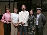 取材会を行った（左から）トリンドル玲奈、高梨臨、柄本時生、安達祐実、演出のマギー氏＝東京・紀伊國屋サザンシアター　ＴＡＫＡＳＨＩＭＡＹＡ