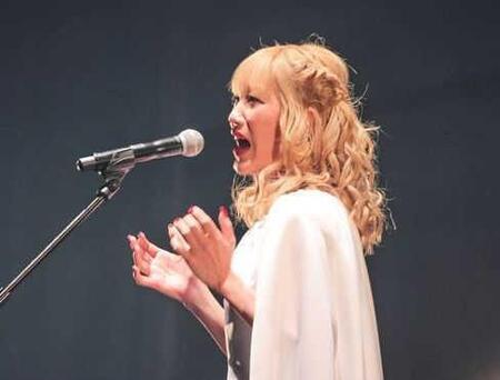 　２０周年コンサートを行った中村中