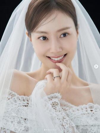 ムン・チェウォンの公式インスタグラム＠ｍｏｏｎｃｈａｅｗｏｎ＿ｏｆｆｉｃｉａｌより　ウェディングフォトを公開