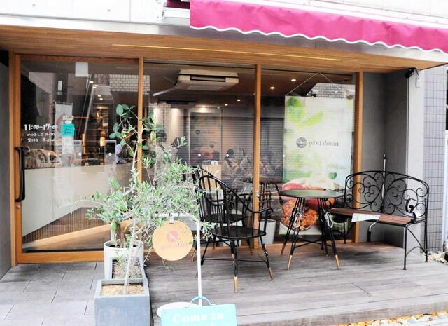 堂安プロデュースのドーナツ店が大盛況