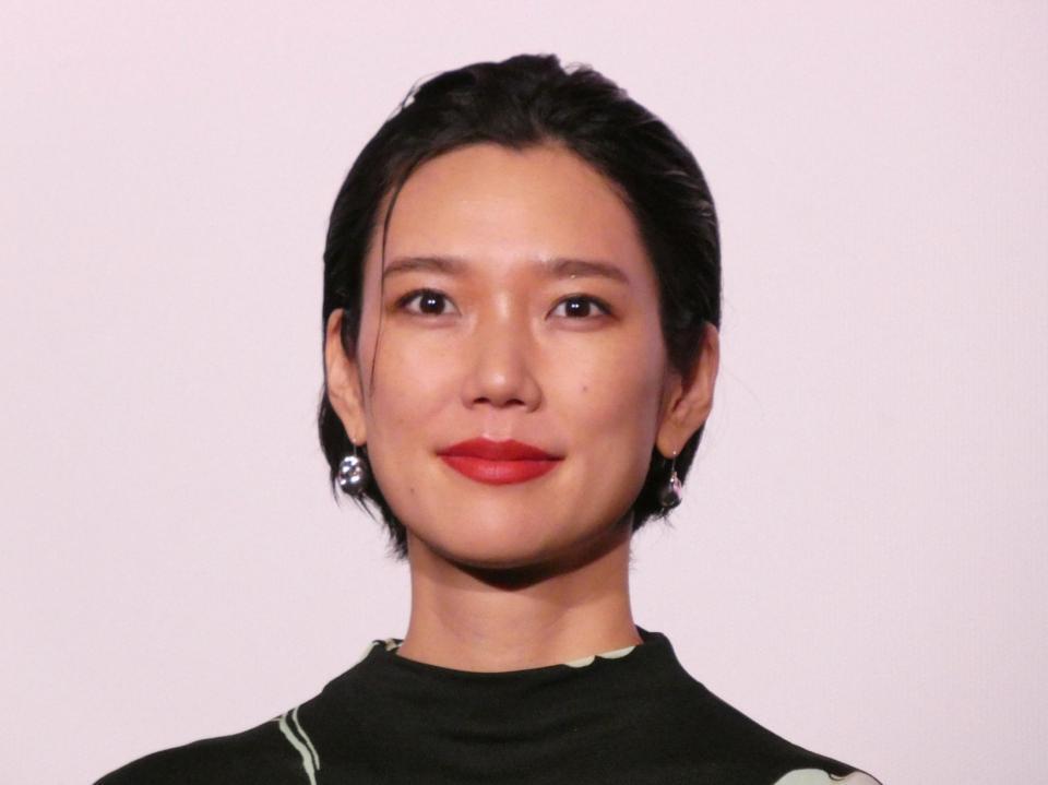 舞台あいさつを行った岡本多緒