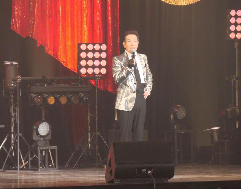 ＭＣでも沸かせる田原俊彦＝東京・豊洲ＰＩＴ