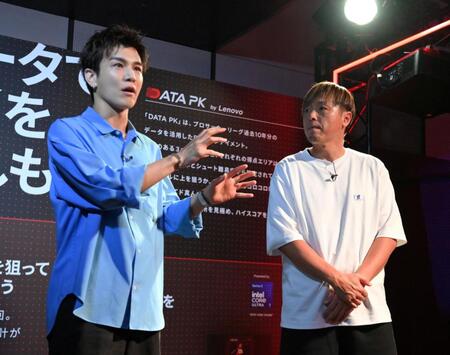 ＰＫゲームを終え挑戦した感想を述べる（左から）岩田剛典と遠藤保仁（撮影・持木克友）