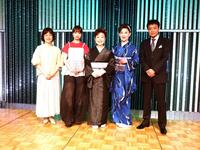 「中山秀征の有楽町で逢いまＳＨＯＷ」取材会に出席した（左から）石川みゆき、青木ありあ、中村美律子、若山かずさ