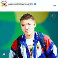 モンテレイスタジアムに到着した堂安律。日本サッカー協会のインスタグラム＠ｊａｐａｎｆｏｏｔｂａｌｌａｓｓｏｃｉａｔｉｏｎより