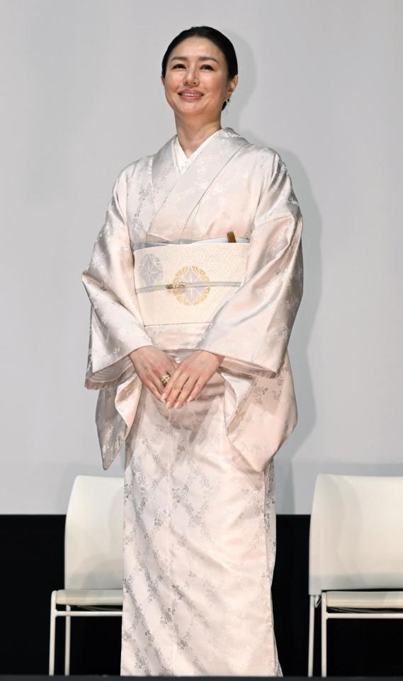 主演女優賞を受賞した井川遥＝テアトル新宿（撮影・堀内翔）