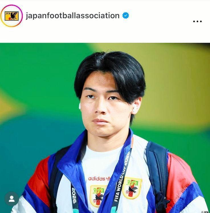 モンテレイスタジアムに到着した中村敬斗。モンテレイスタジアムに到着した上田綺世。日本サッカー協会のインスタグラム＠ｊａｐａｎｆｏｏｔｂａｌｌａｓｓｏｃｉａｔｉｏｎより 