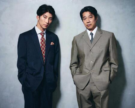 Ｗ主演を務める濵田崇裕（左）と堤真一