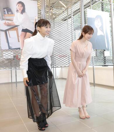 笑顔を見せる望月理恵（左）と皆藤愛子＝都内（撮影・吉澤敬太）