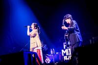 ＦＵＮＫＹ　ＭＯＮＫＥＹ　ＢΛＢＹ’Ｓとの初対バンライブでパフォーマンスを披露するいきものがかり