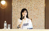 主演舞台「成瀬は天下を取りにいく」の取材会に出席した山下美月