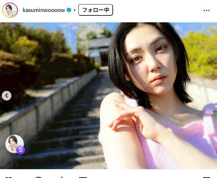 ２ｎｄ写真集「遠距離、現在此。」を告知する、山谷花純インスタグラム＠ｋａｓｕｍｉｎｗｏｏｏｏｗ