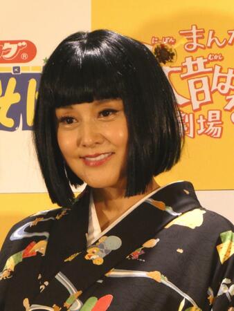 撮影に応じる藤原紀香