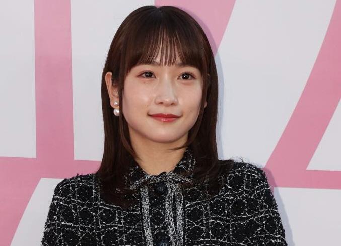 川栄李奈