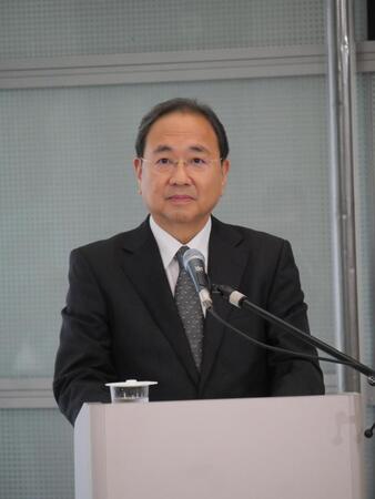 株主総会後に会見した清水賢治社長