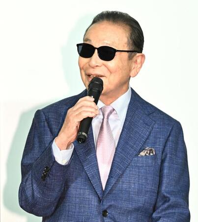 会見でトークをするタモリ（撮影・開出牧）