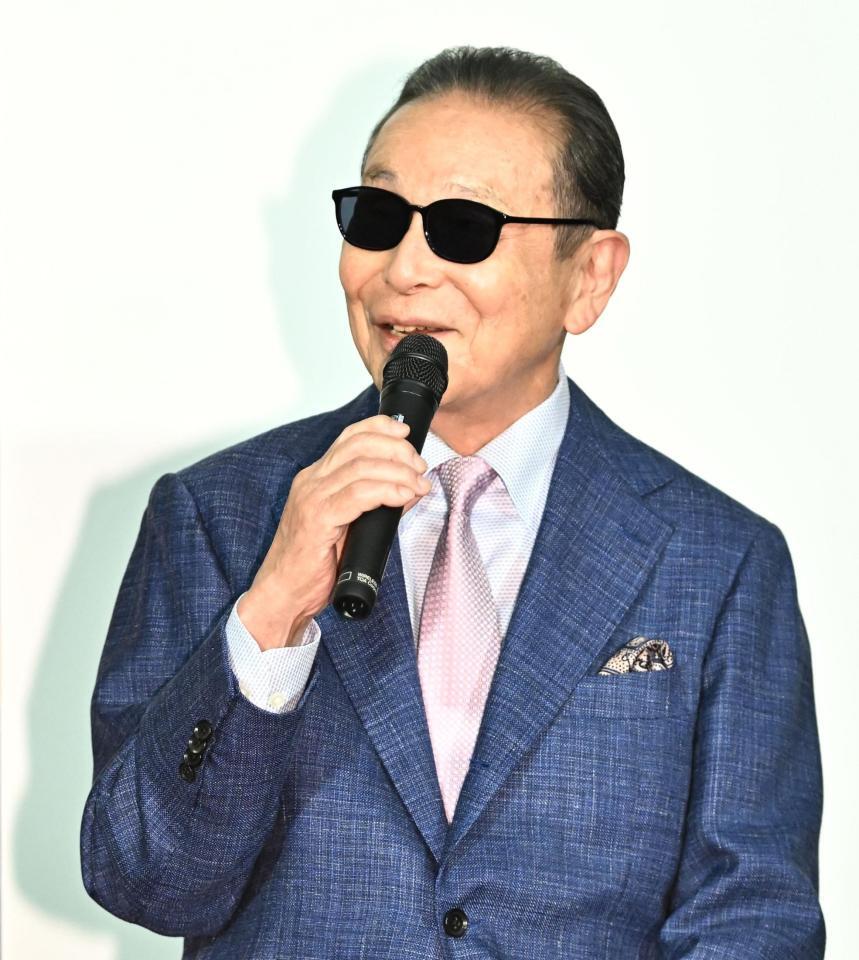 会見でトークをするタモリ（撮影・開出牧）