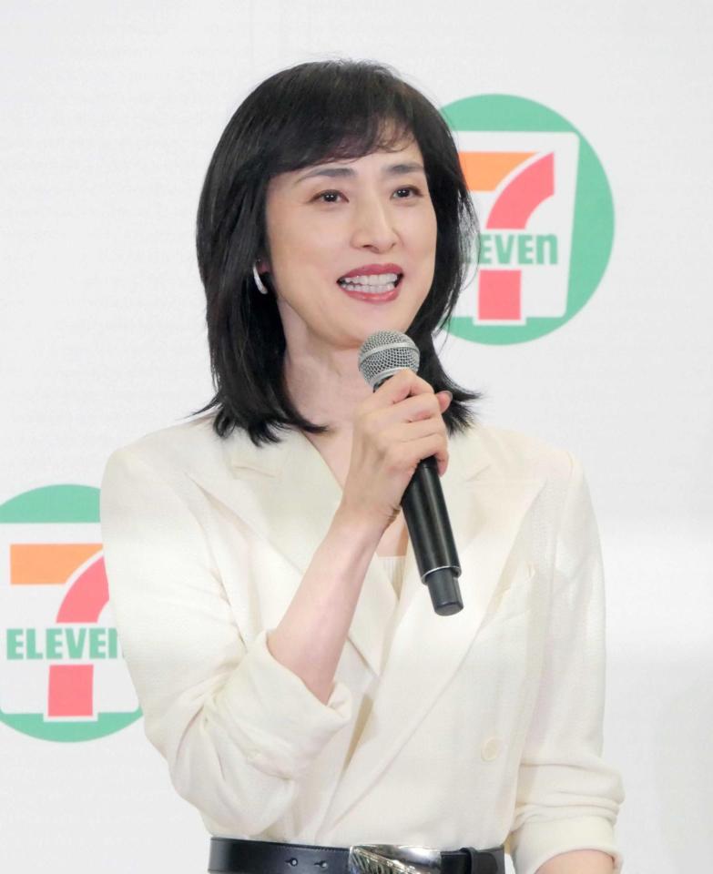 イベントに出席した天海祐希