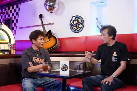 共演した浜田雅功（左）と前川清