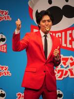 プリングルズを２枚重ねてダックリップを披露した片寄涼太