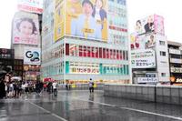 通行人もまばらだった戎橋