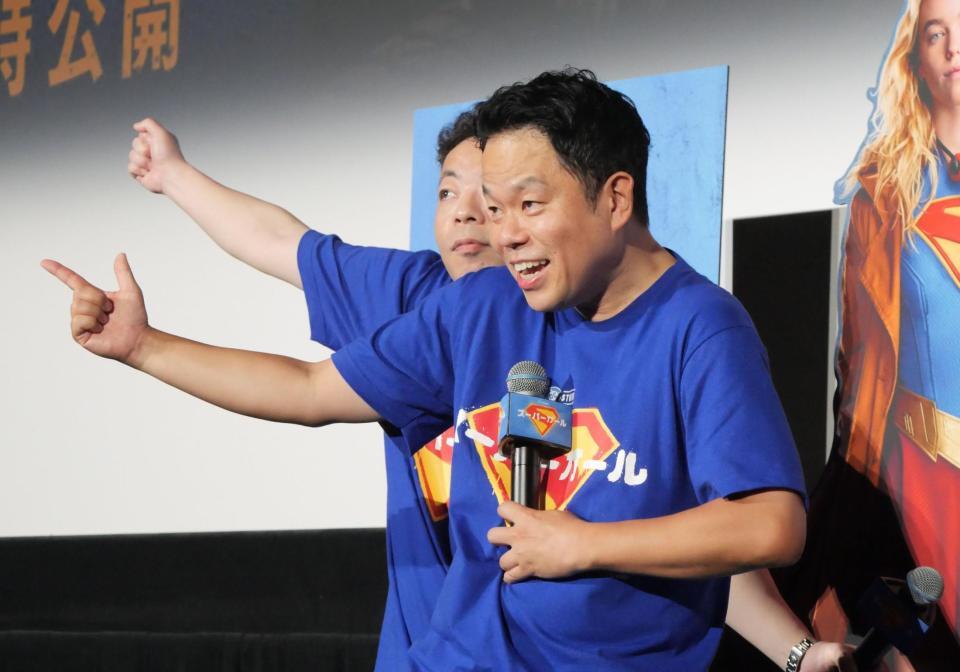 お手本となる「ごいごいすー」を披露したダイアン・ユースケ（左）と津田篤宏
