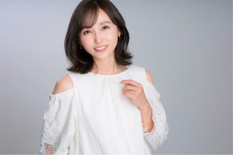 青山新とのデュエット曲「ふたりはレモンサワー」をリリースした吉木りさ