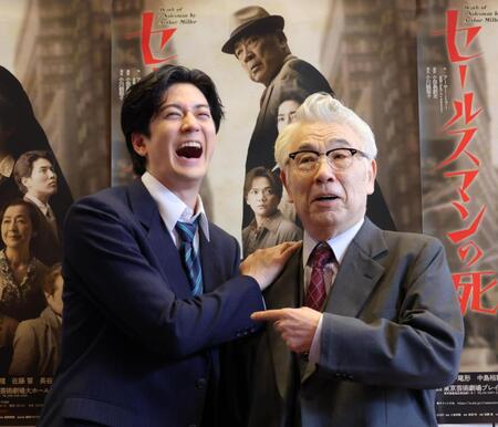息の合ったやりとりを見せる中島裕翔（左）とイッセー尾形（撮影・吉澤敬太）