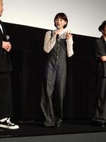 映画「四月の余白」の舞台挨拶を行った夏帆