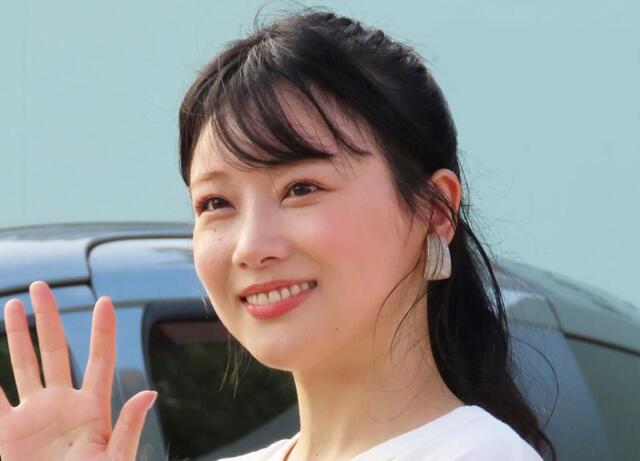 重盛さと美　理想男性は「下の世話を」