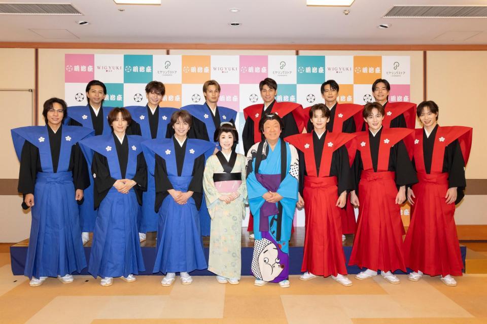 会見に登場した（前列左から）柳田優樹、小野寺翼、松岡卓弥、水森かおり、梅沢富美男、寺田真二郎、向山毅、塩田将己（後列同）橋爪健二、鈴木渉、渡辺真、山本佳志、青山隼、井筒雄太