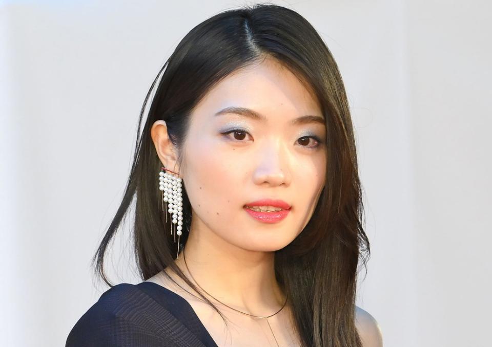 東野絢香