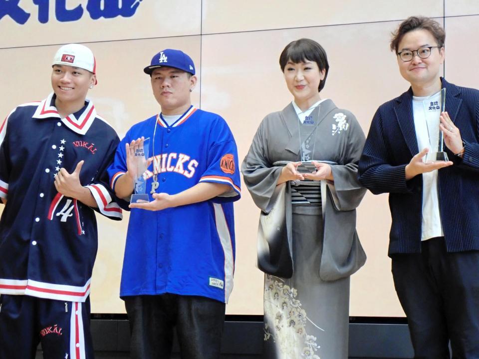 台湾文化祭のアンバサダーに就任した市川由紀乃（右から２人目）。左の２人は台湾のラッパー、右は台湾のＹｏｕＴｕｂｅｒ