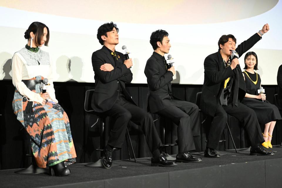 撮影秘話を語った（左から）ファーストサマーウイカ、稲垣吾郎、草彅剛、香取慎吾、趣里（撮影・堀内翔）