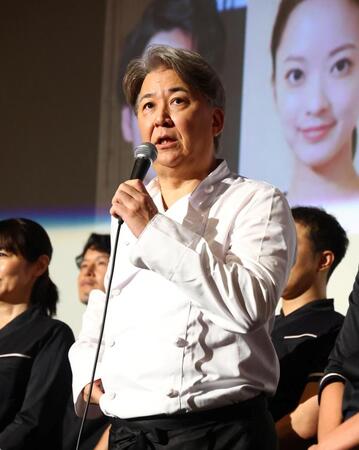 舞台あいさつに登壇した嶋大輔（撮影・石井剣太郎）